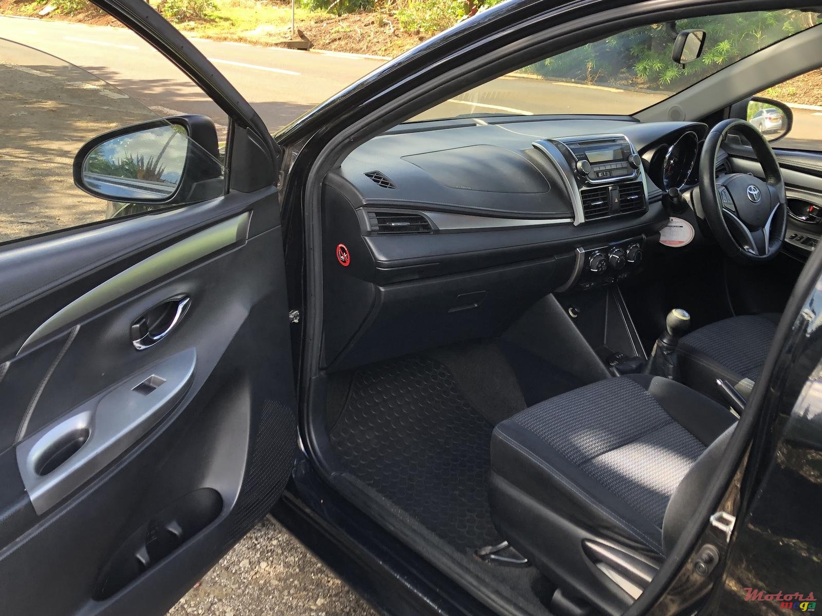 2014' Toyota Yaris G Edition photo #5