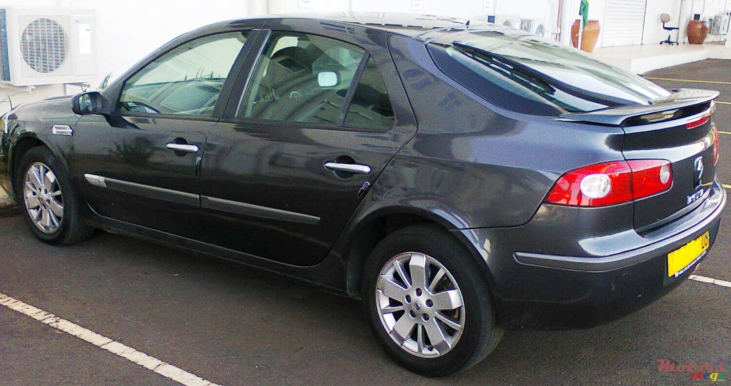 2008' Renault Laguna hatchback photo #1