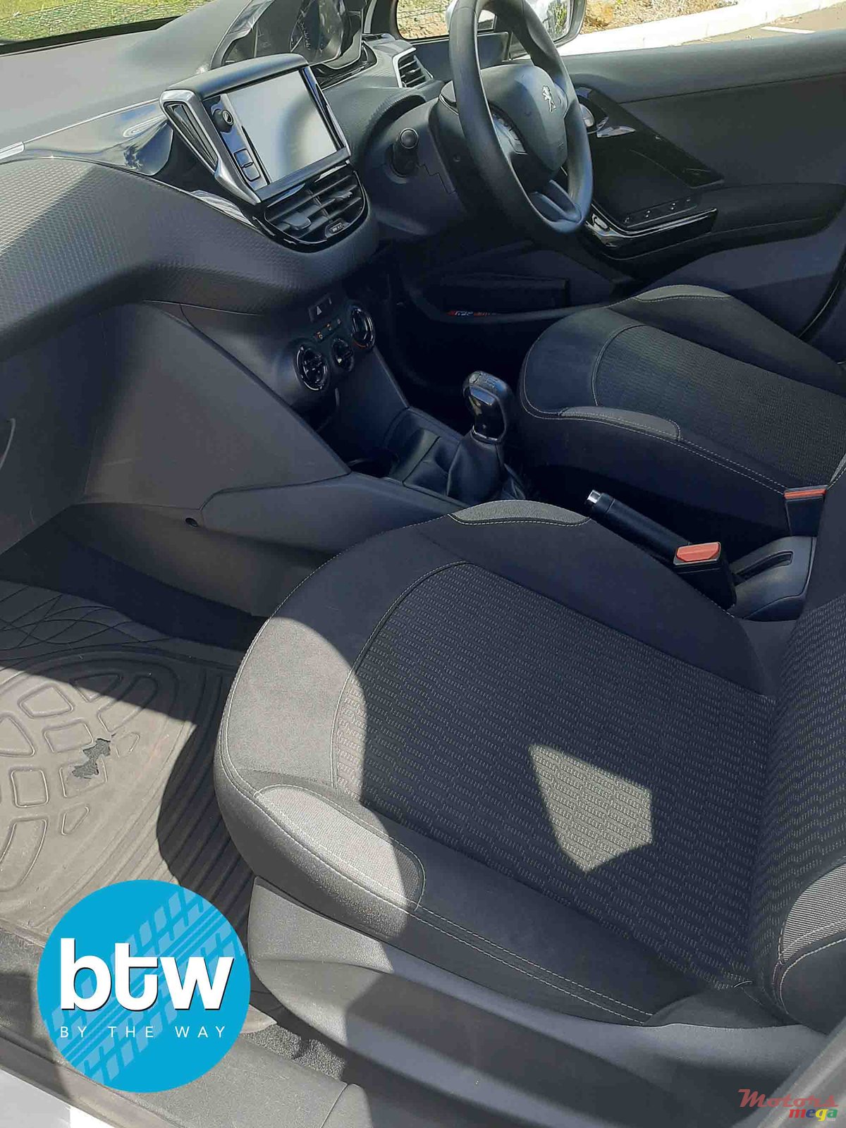 2016' Peugeot 208 photo #5