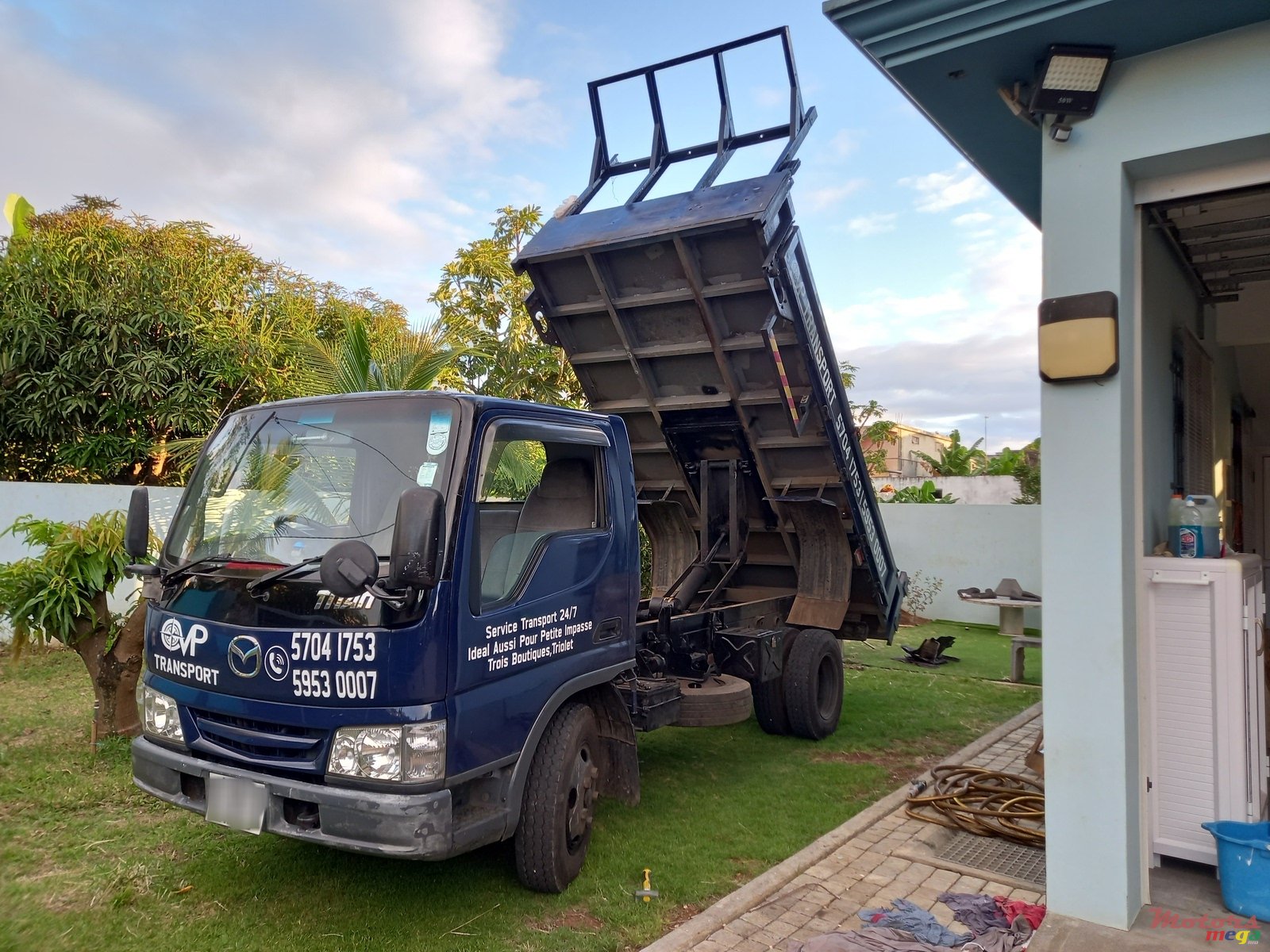 2000' Mazda Camion bascule photo #2