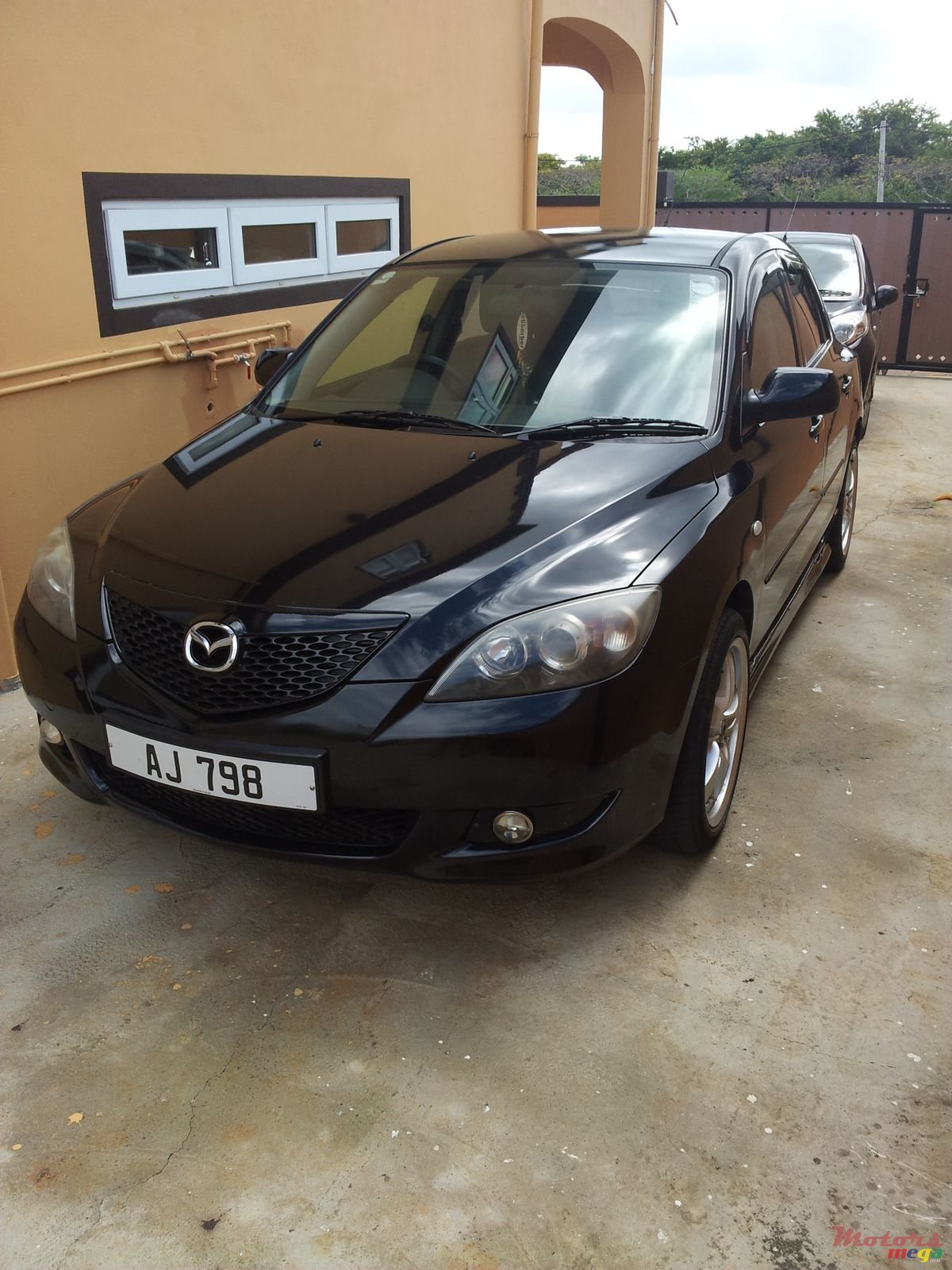 2004' Mazda 3 GT photo #3