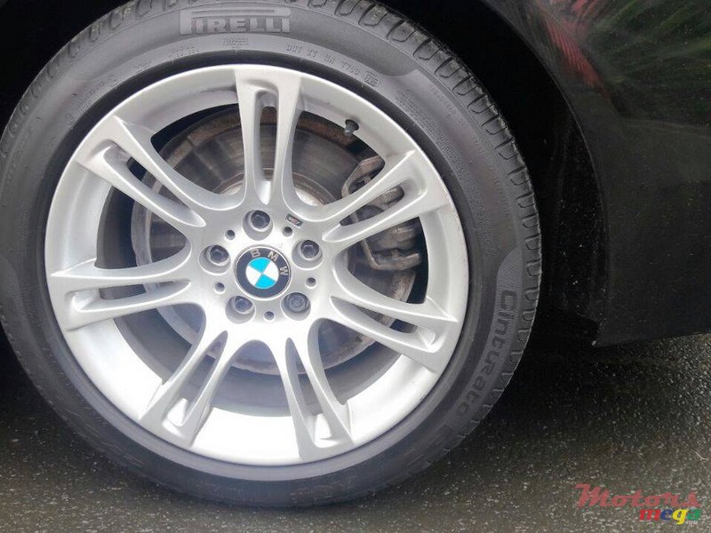 2012' BMW 520 photo #3