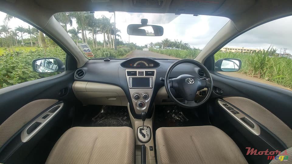 2008' Toyota Belta photo #4