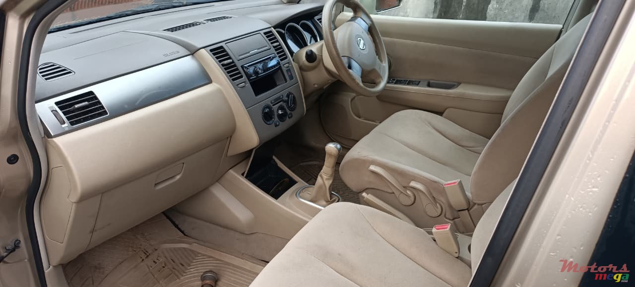 2008' Nissan Tiida photo #3
