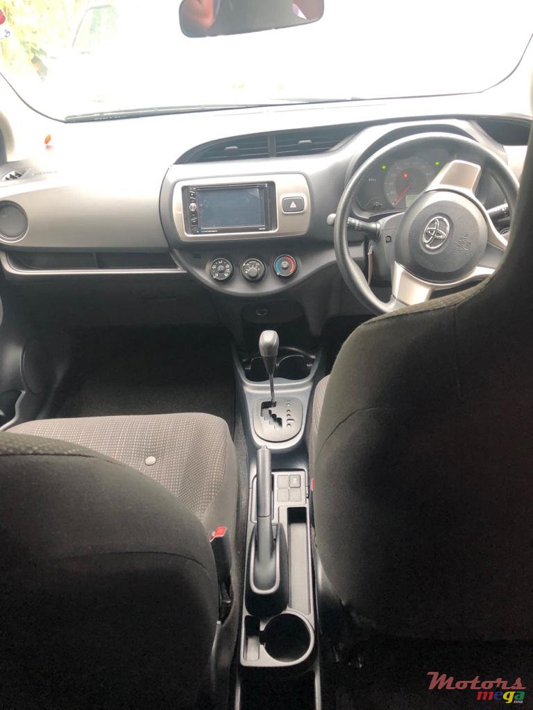 2014' Toyota Vitz photo #5