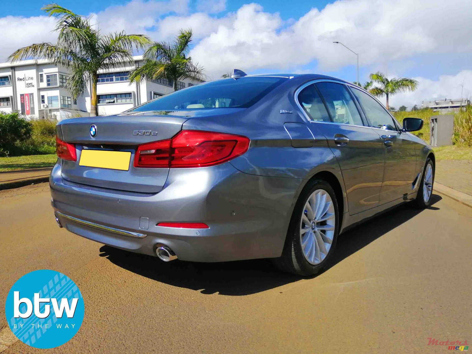 2020' BMW 530 photo #3