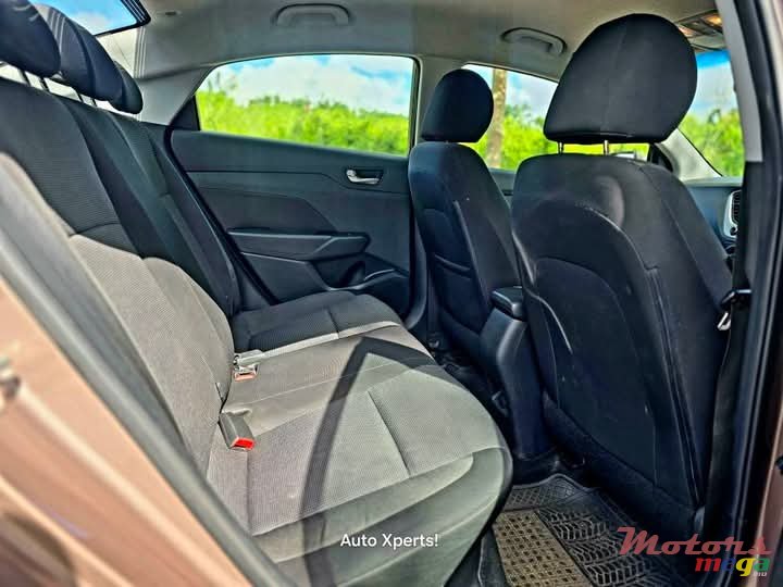 2019' Hyundai Accent photo #7