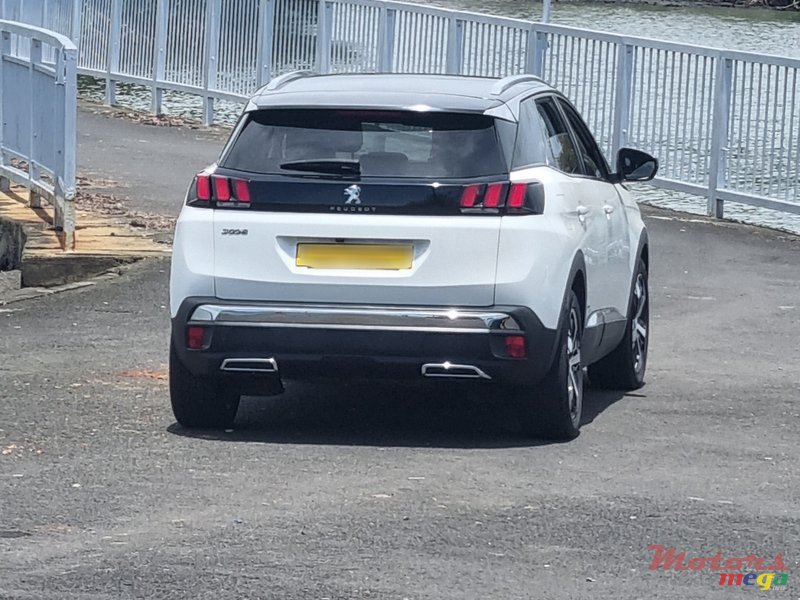 2018' Peugeot 3008 Allure photo #2