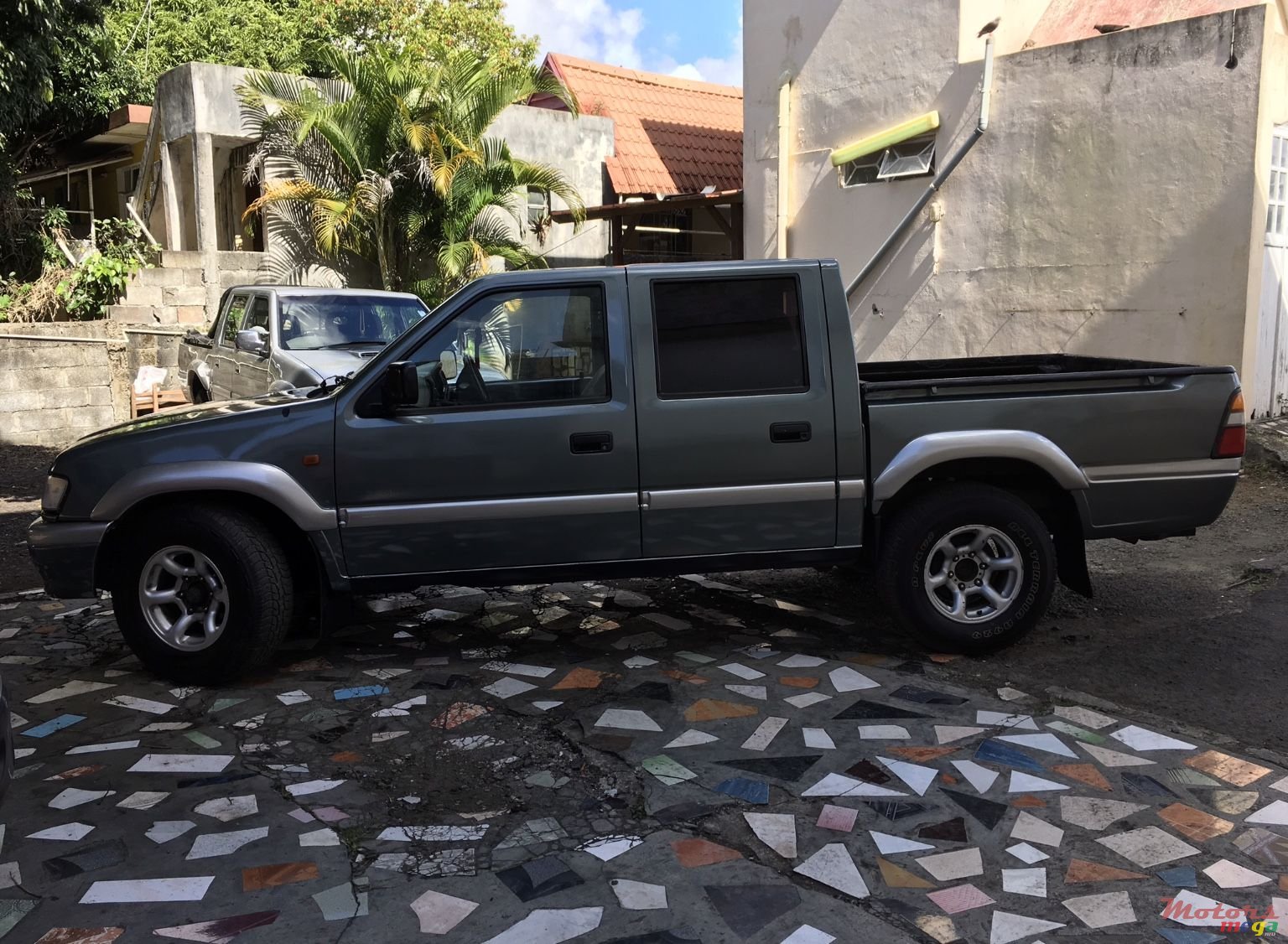 2000' Isuzu KB Series photo #1