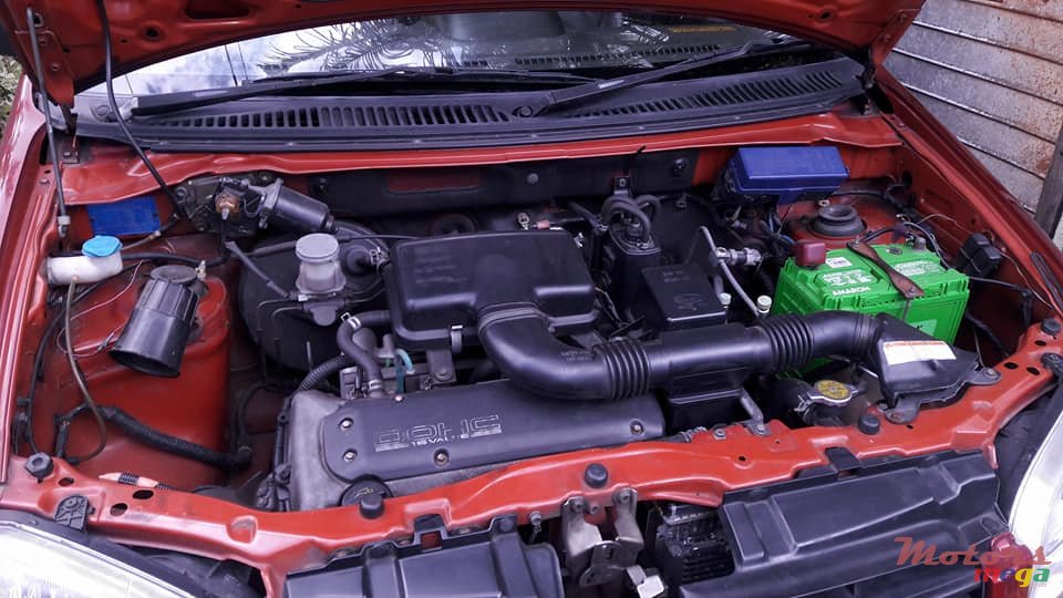 2002' Suzuki Ignis photo #5