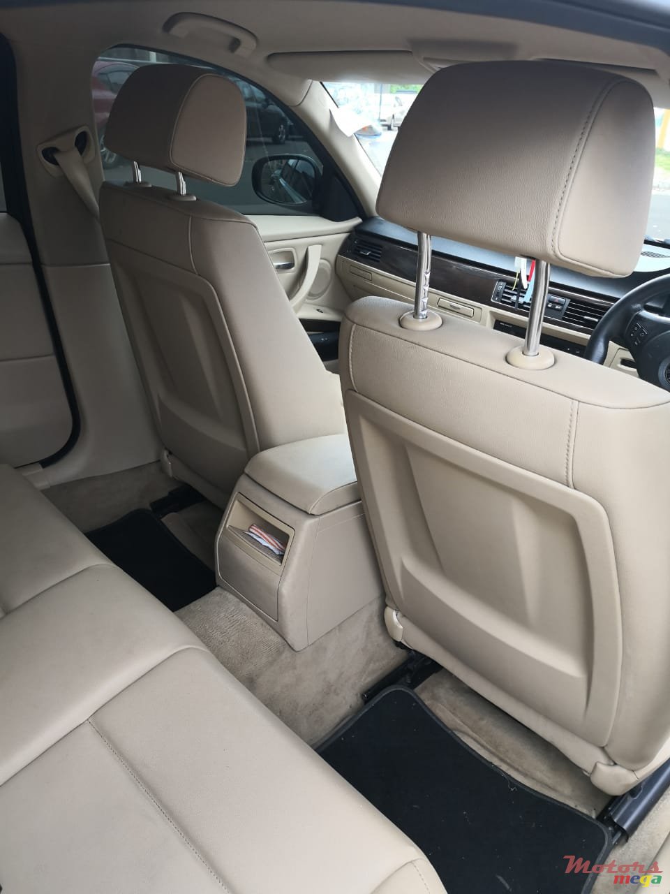 2011' BMW 3 Series None photo #4