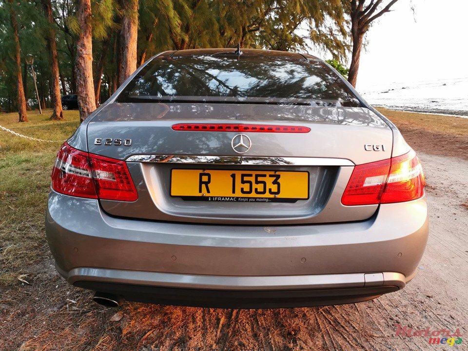 2011' Mercedes-Benz E-Class E250 photo #3