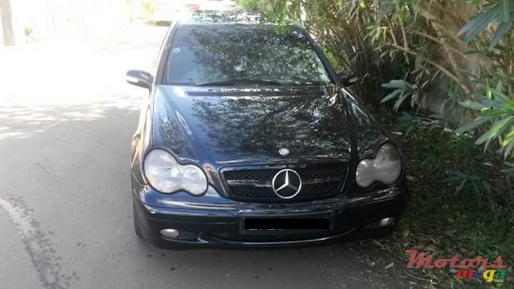 2001' Mercedes-Benz 200 photo #1
