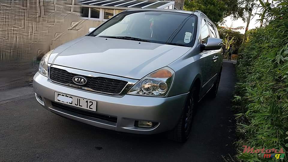 2012' Kia Carnival 7 seater photo #2