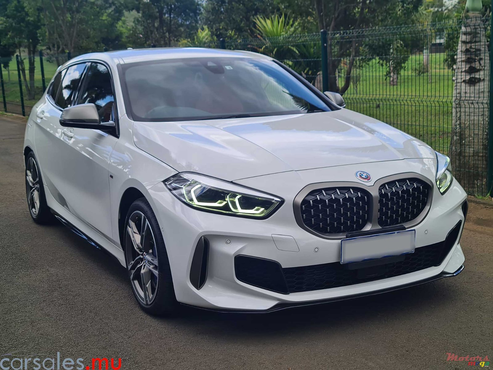 2022' BMW 135 i MPerformance XDrive 2.0 photo #2