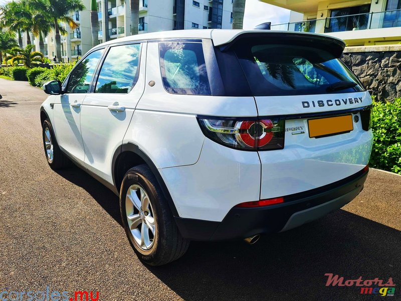 2017' Land Rover Discovery Sport si4 photo #2
