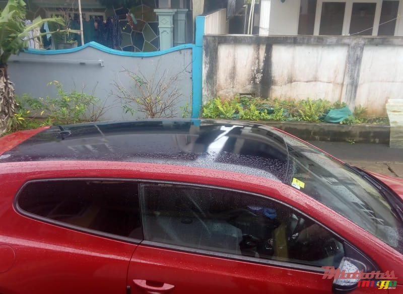 2011' Volkswagen Scirocco photo #7