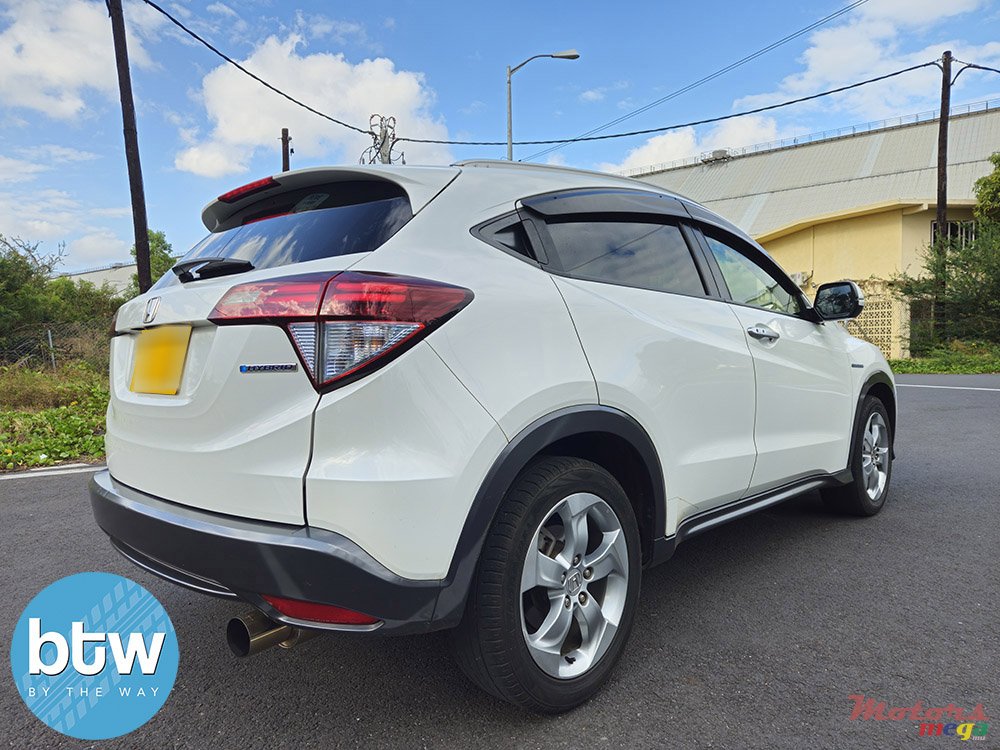 2014' Honda Vezel photo #3