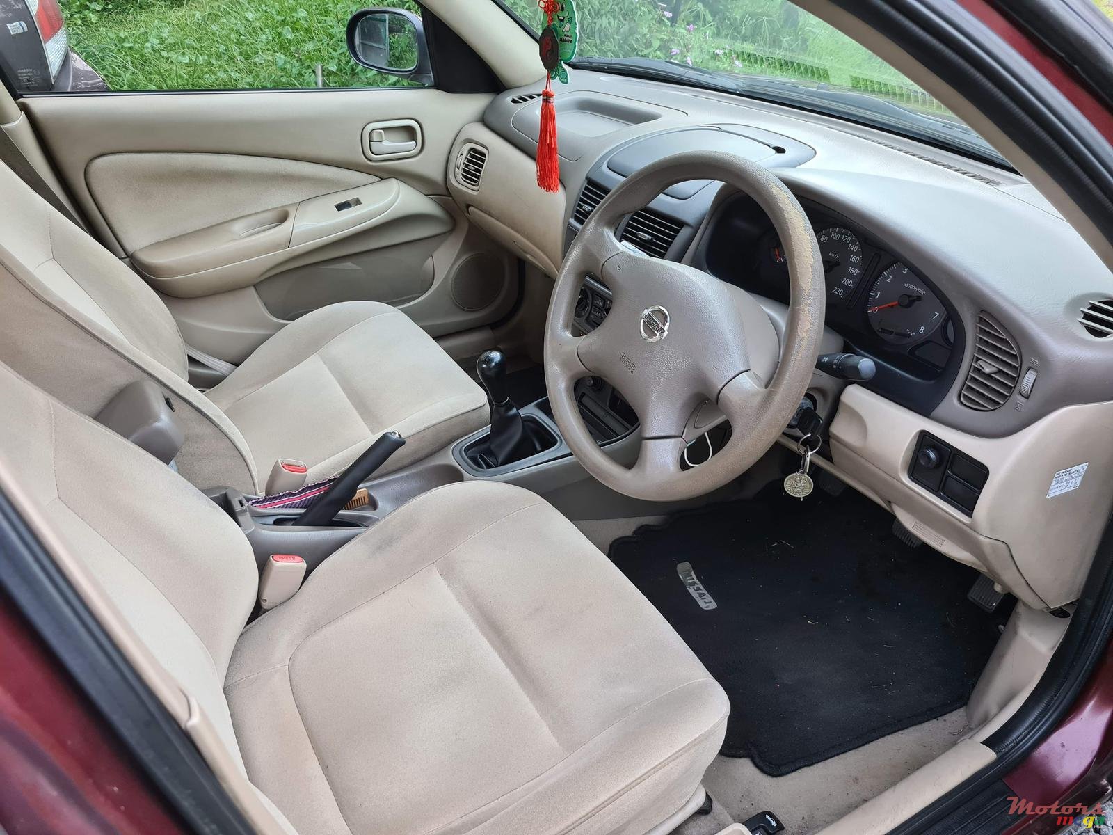 2004' Nissan Sunny photo #6