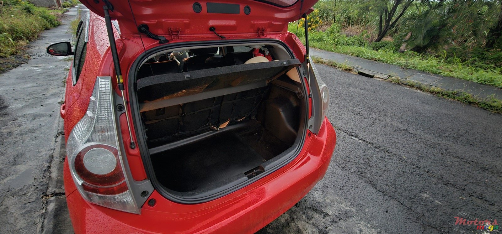 2012' Toyota Aqua photo #4