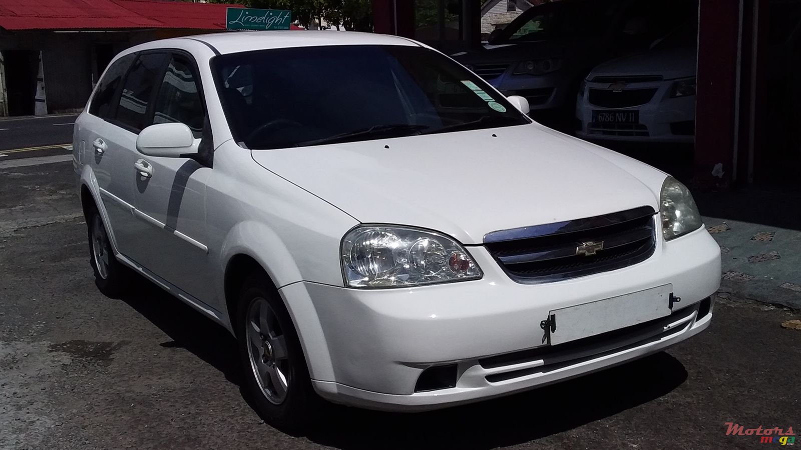 2006' Chevrolet Optra photo #1