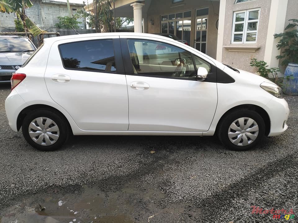 2013' Toyota Vitz photo #3