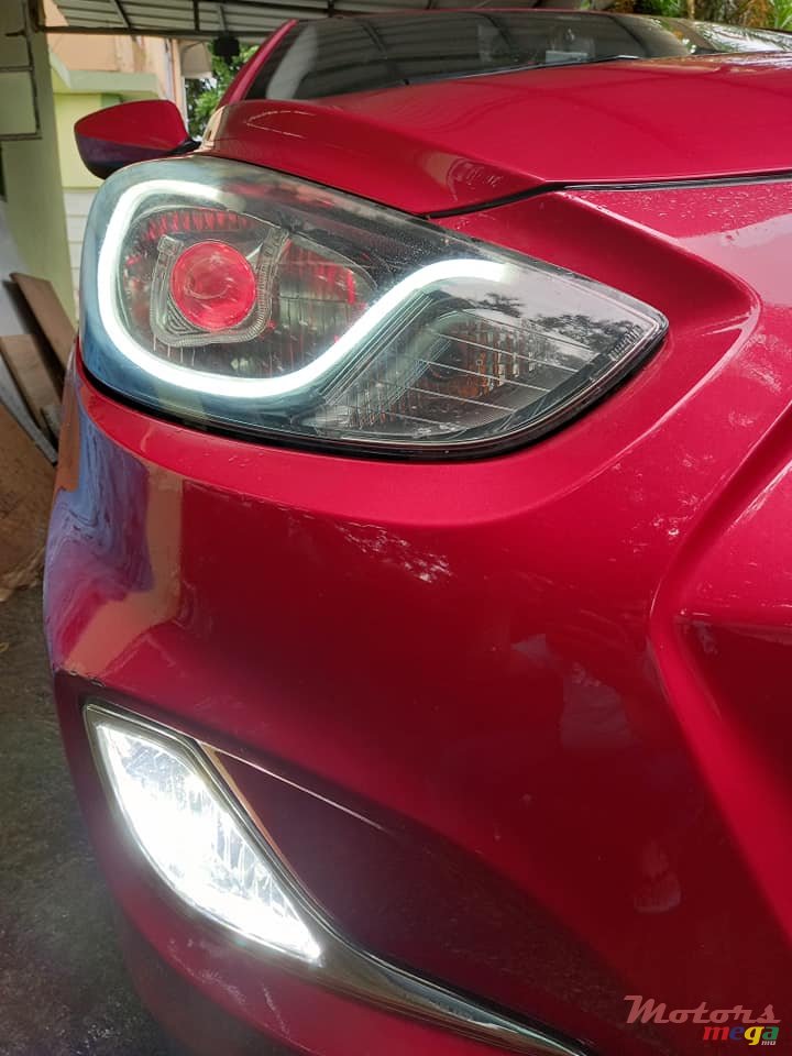 2013' Hyundai Accent photo #3