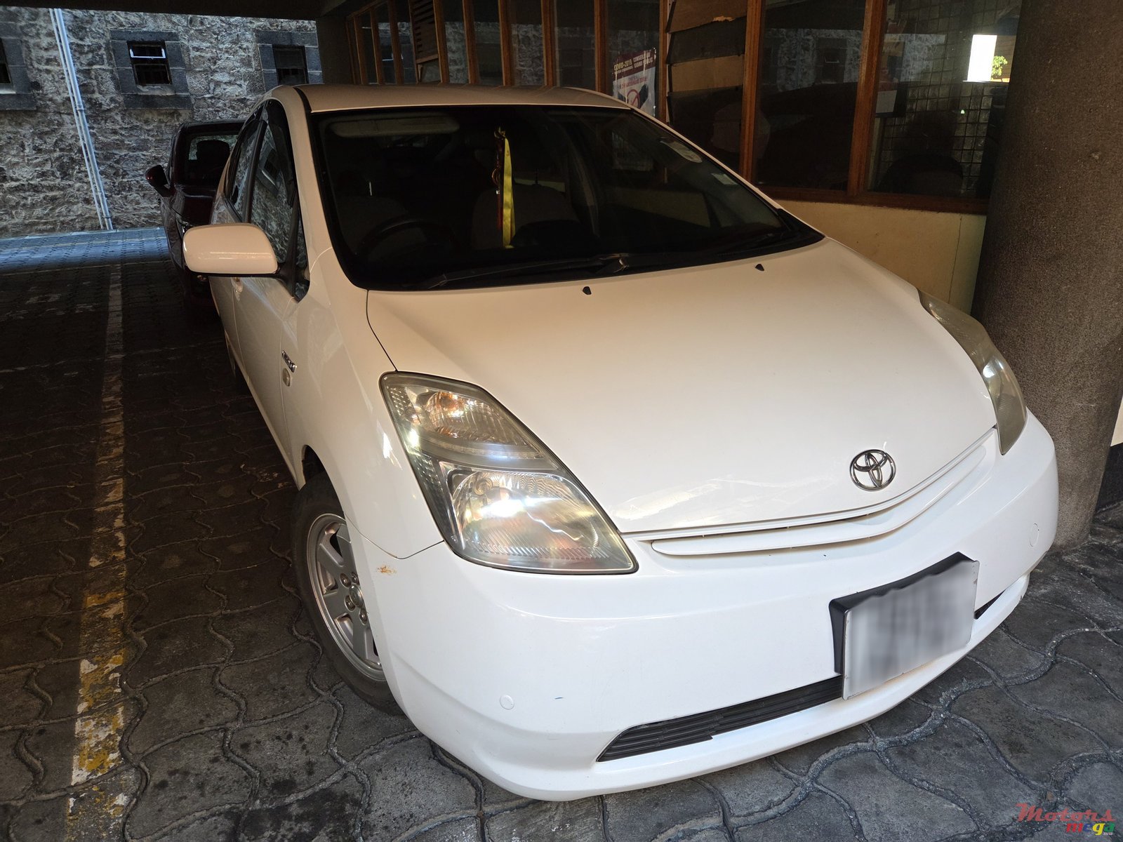 2012' Toyota Prius photo #1