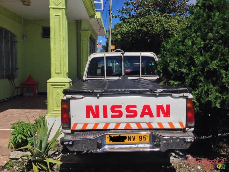 1995' Nissan photo #3