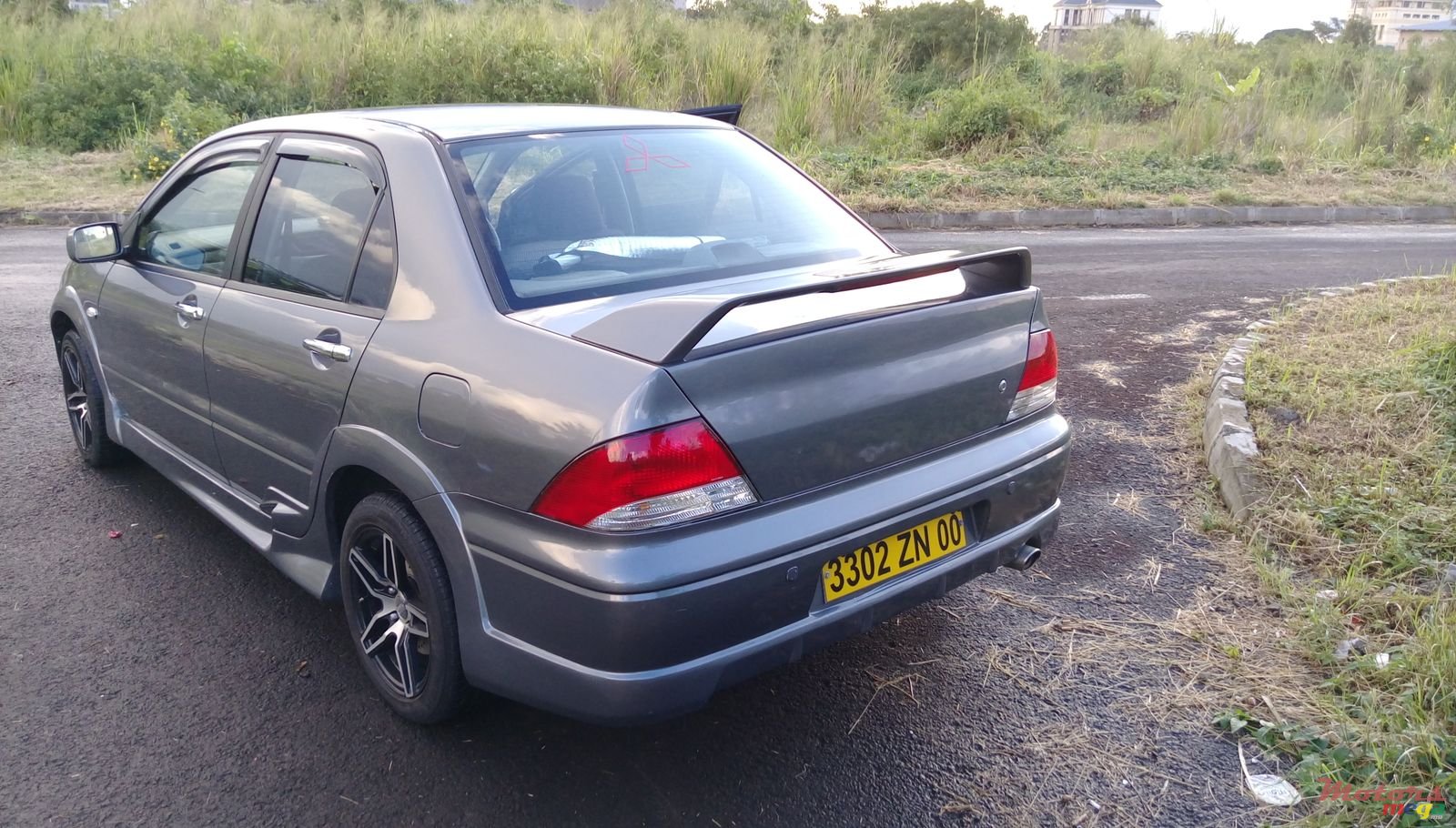 2000' Mitsubishi Lancer photo #4