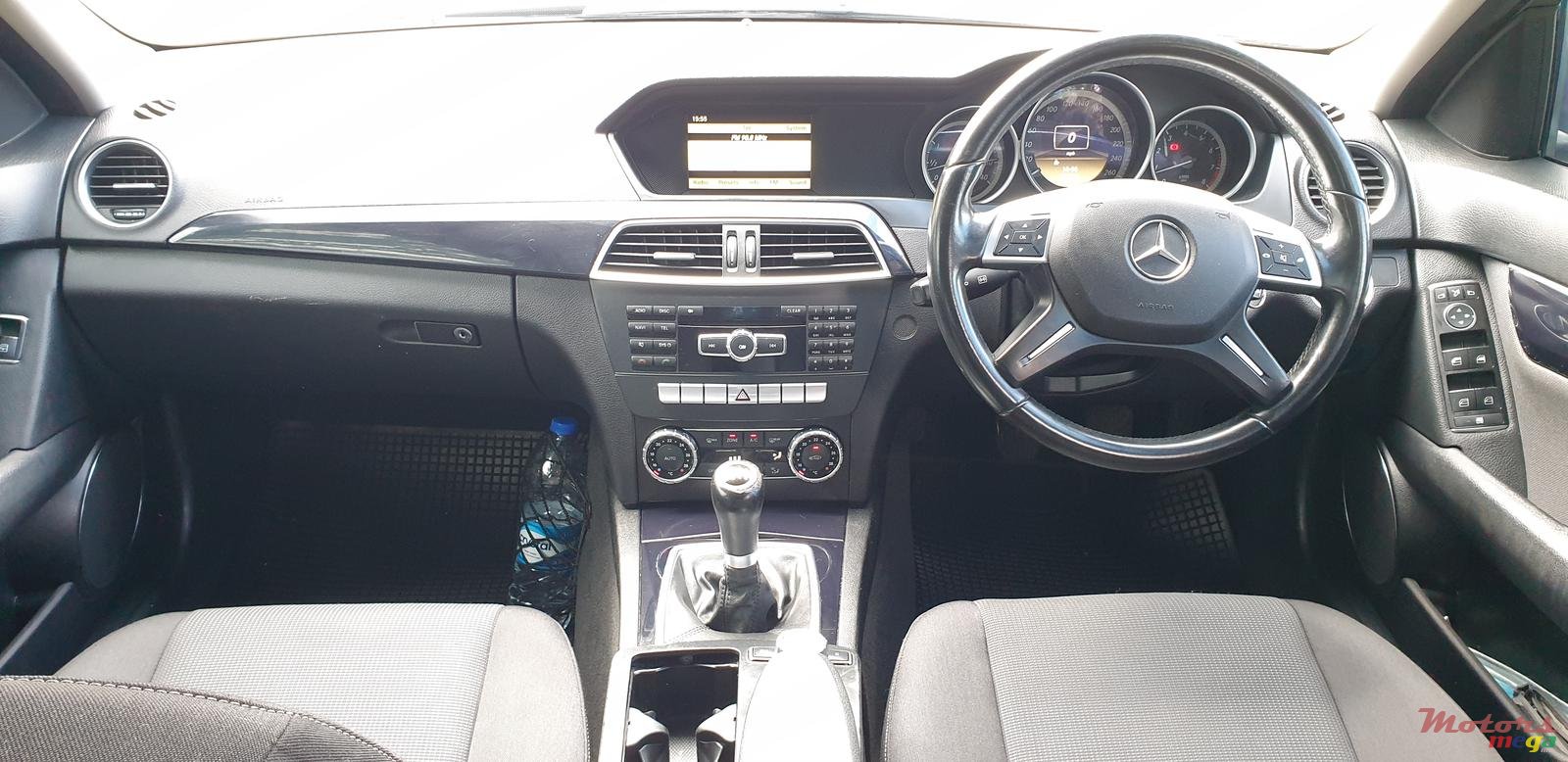 2012' Mercedes-Benz C-Class photo #6