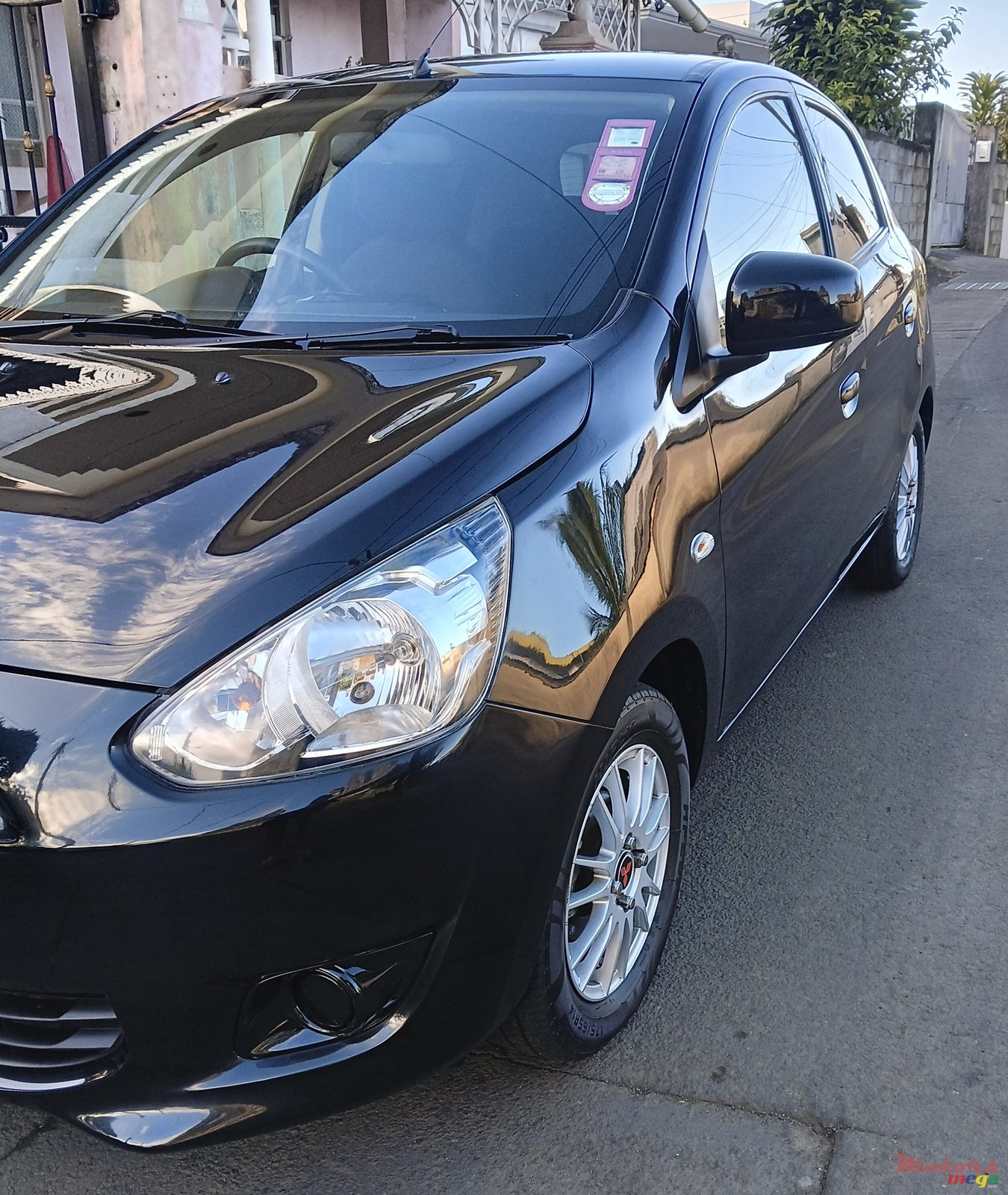 2014' Mitsubishi Mirage photo #3