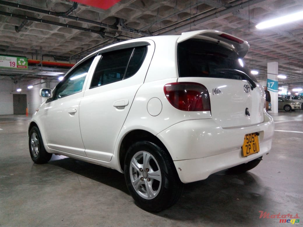 2001' Toyota Vitz EXCELLENT photo #2
