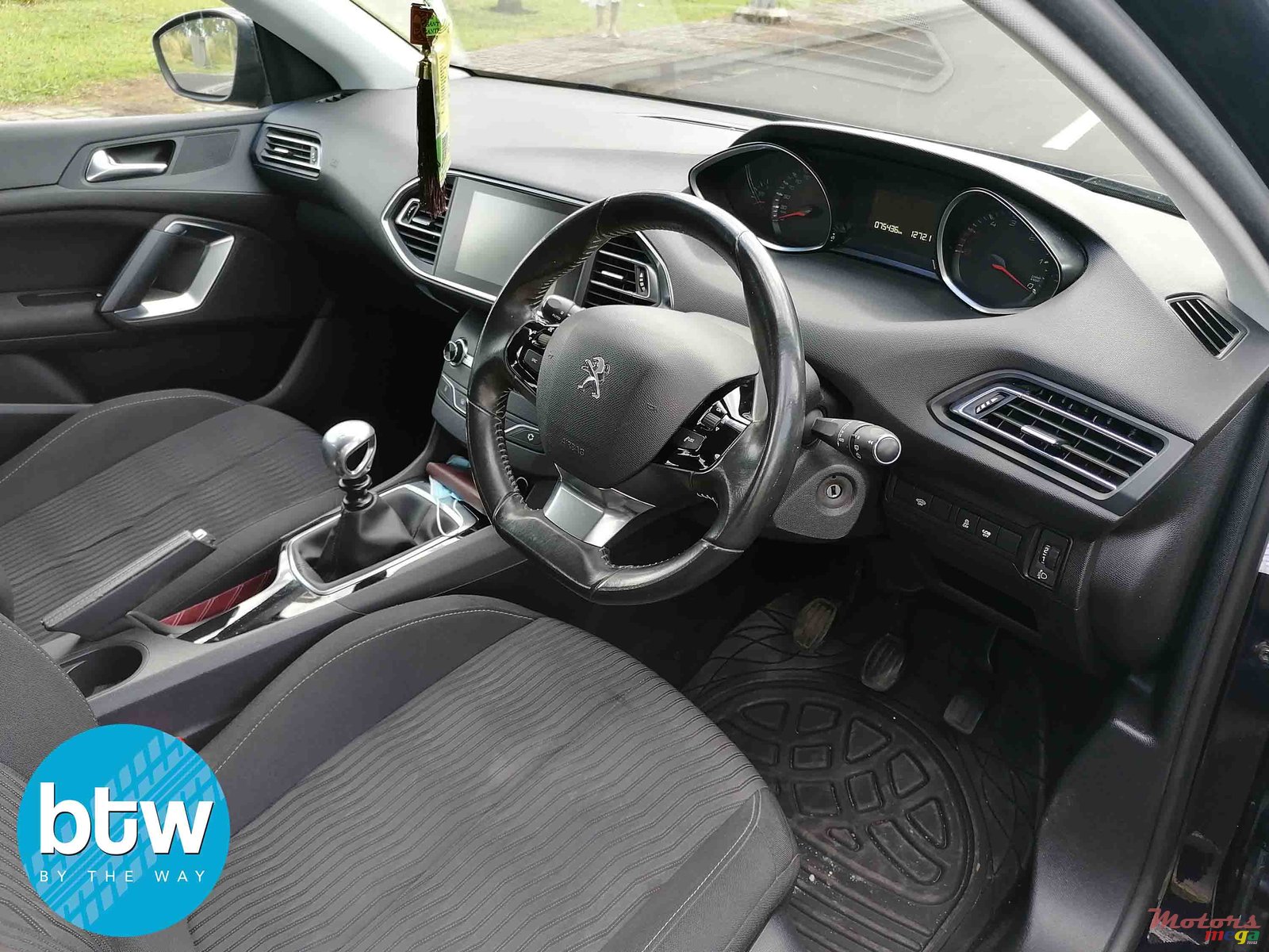 2016' Peugeot 308 photo #4