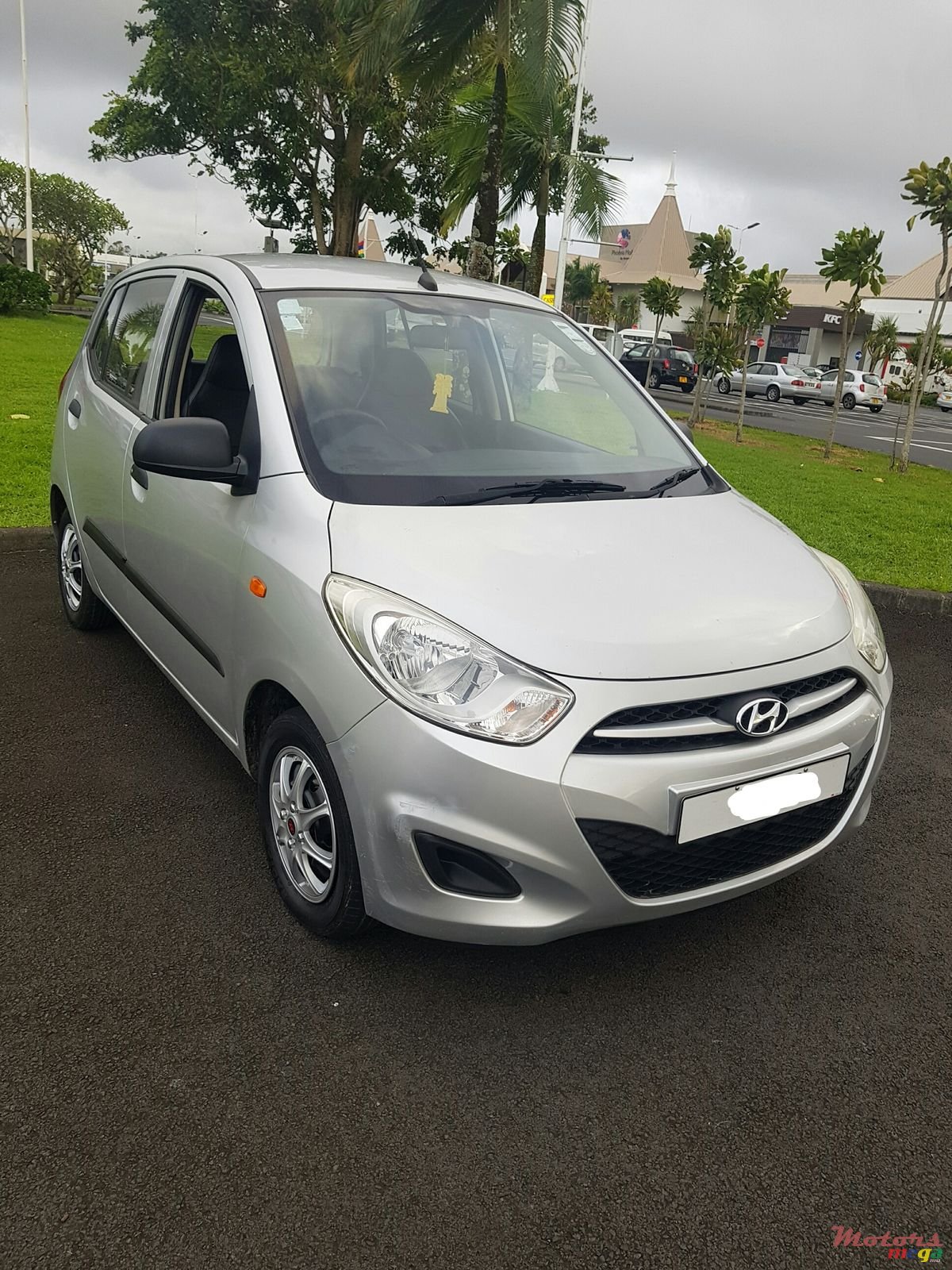 2012' Hyundai i10 Automatic petrol photo #1