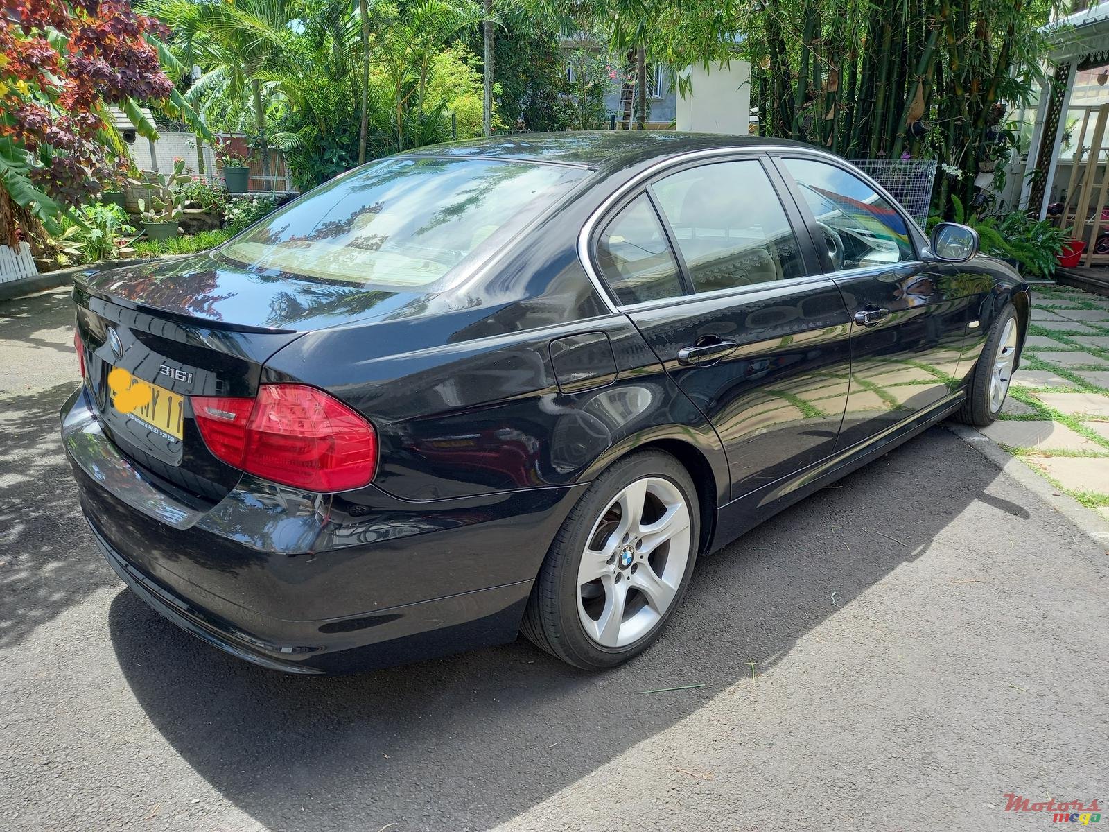 2011' BMW 316 photo #4