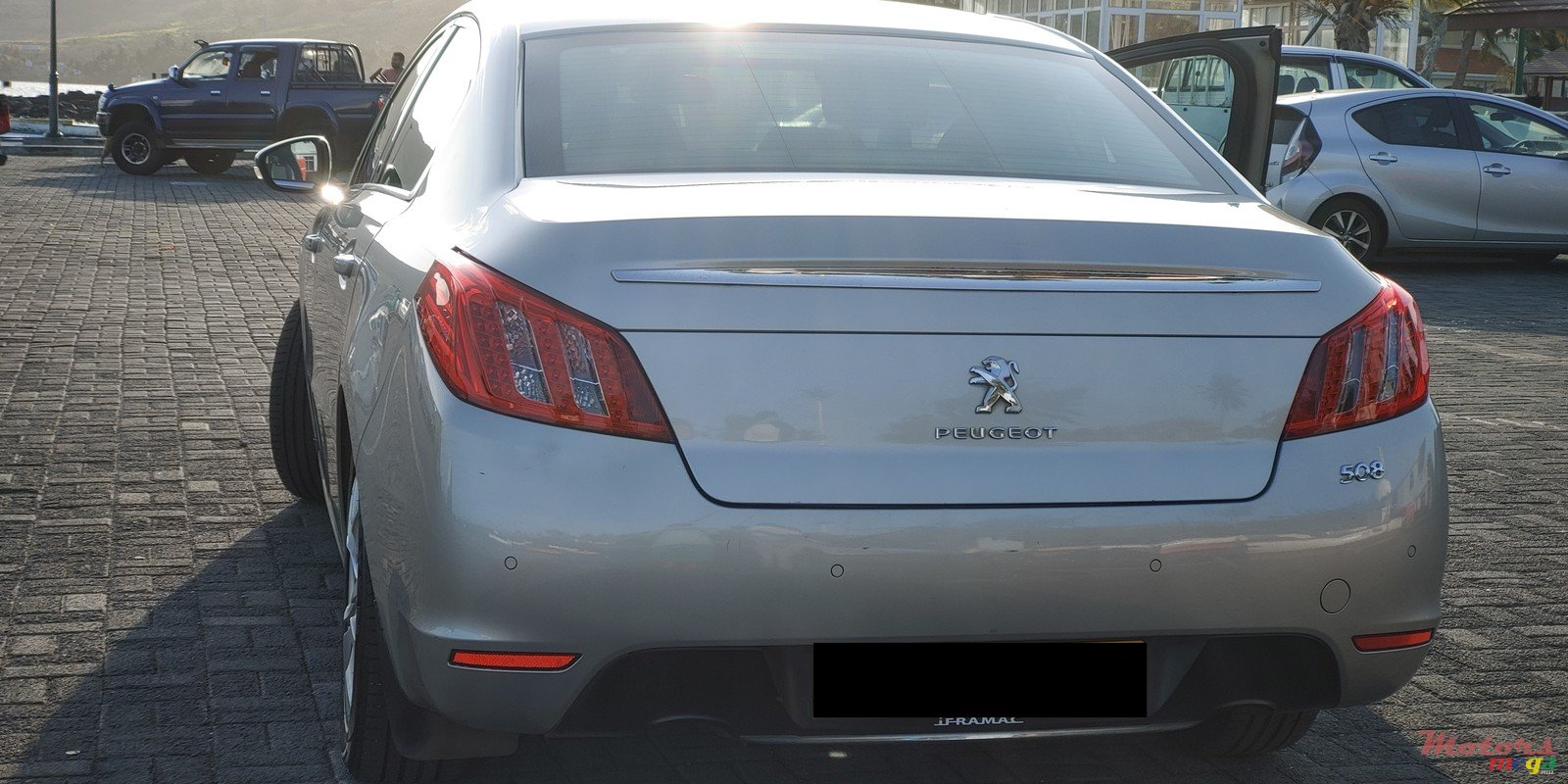 2012' Peugeot 508 1.6 L Sedan Turbo Charged photo #5