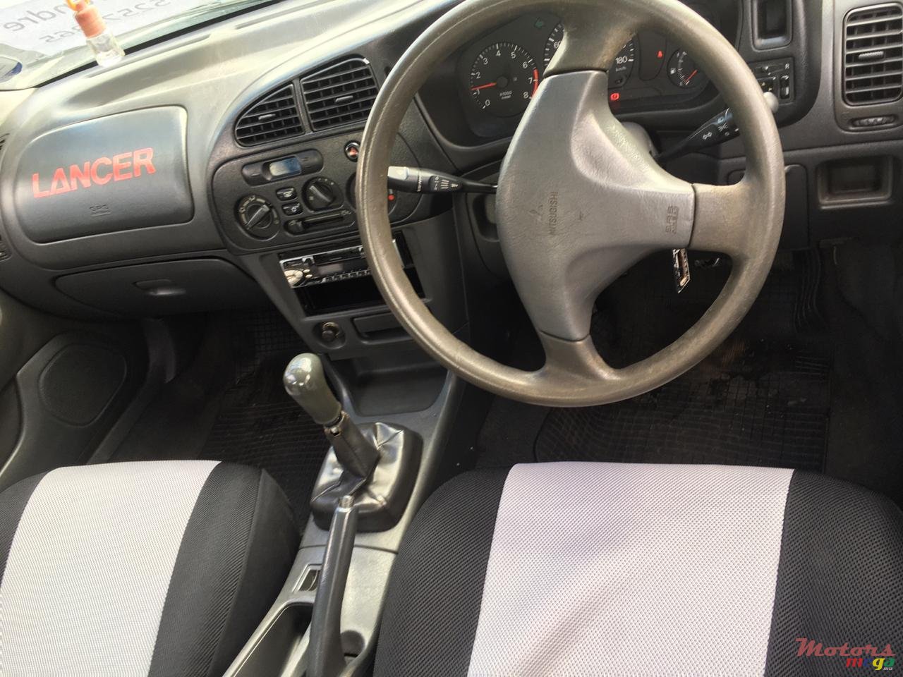 2000' Mitsubishi Lancer photo #7