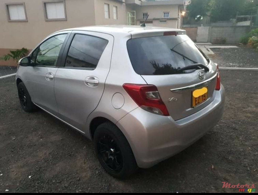 2015' Toyota Vitz photo #1
