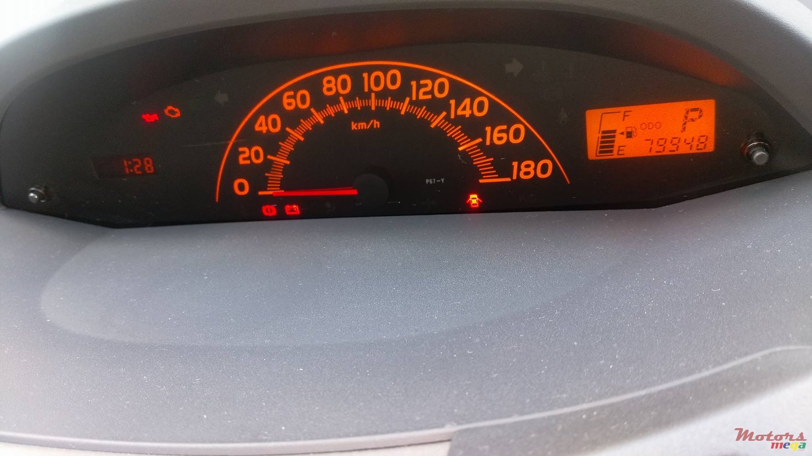 2009' Toyota Vitz photo #3