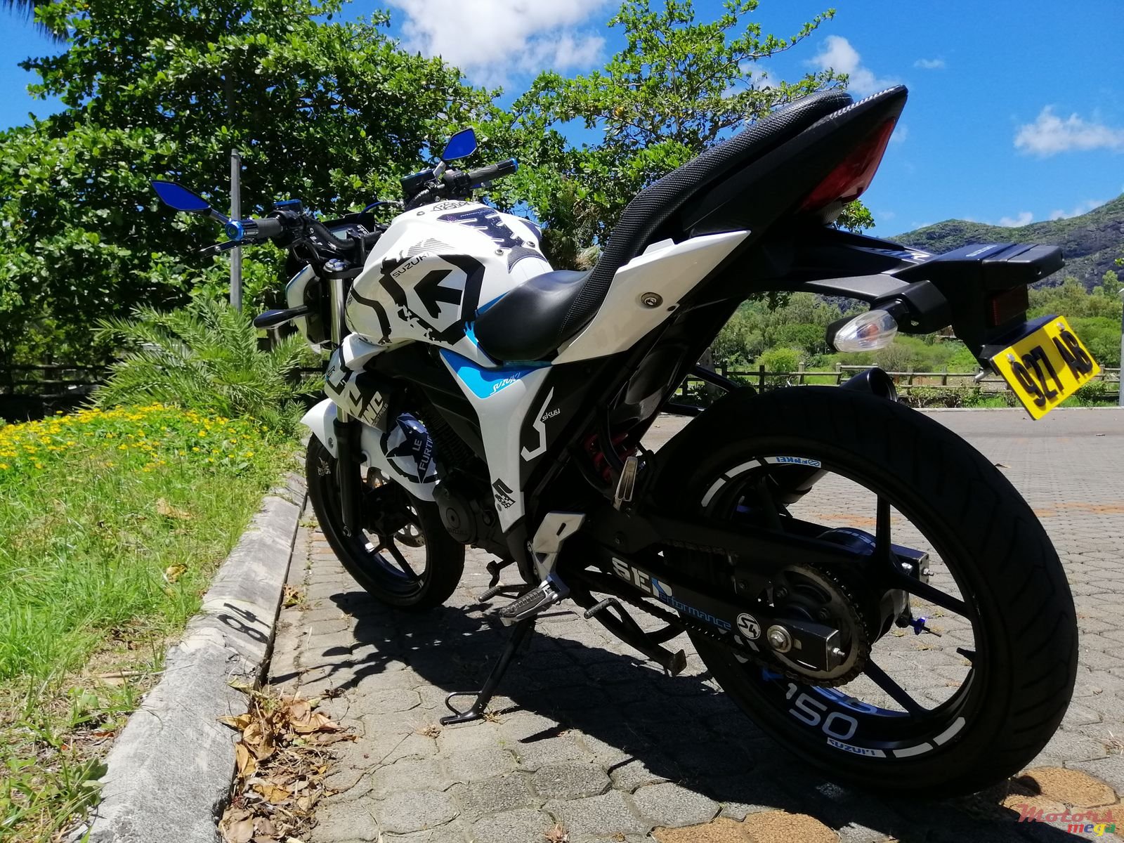 2016' Suzuki photo #1