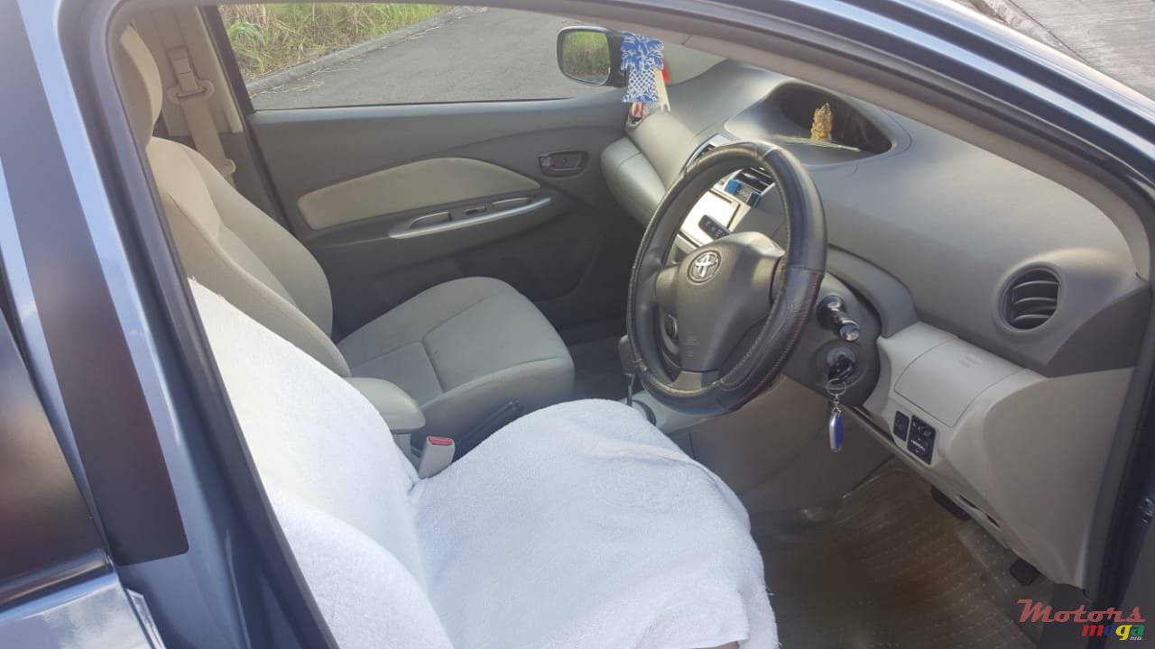 2010' Toyota Corolla photo #4