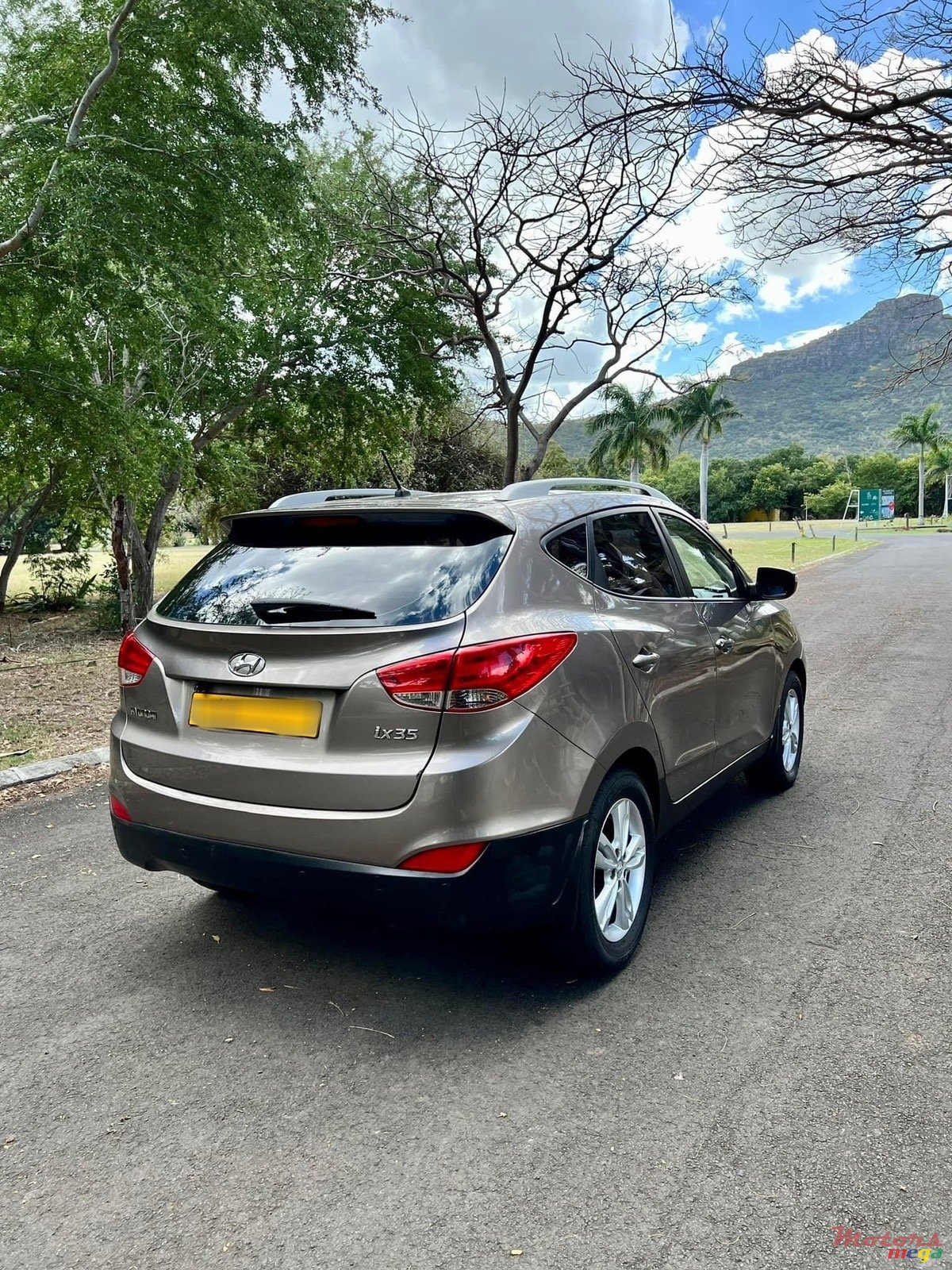 2011' Hyundai photo #4