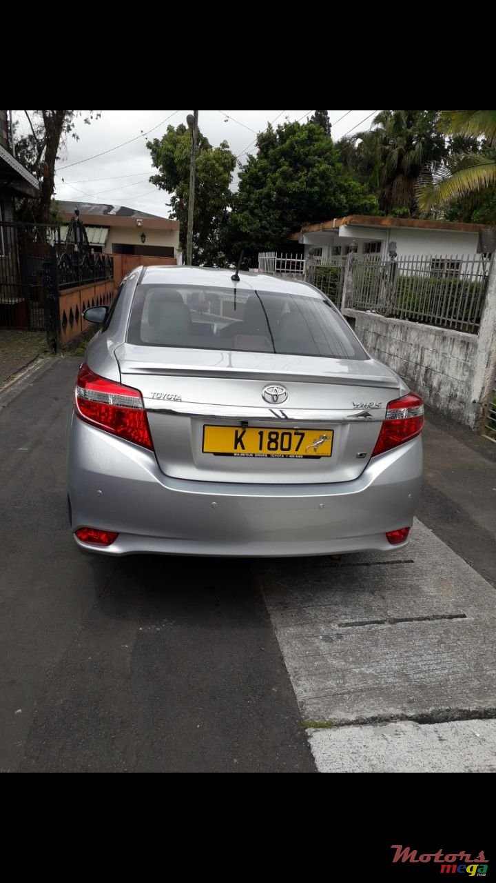 2015' Toyota Yaris photo #3