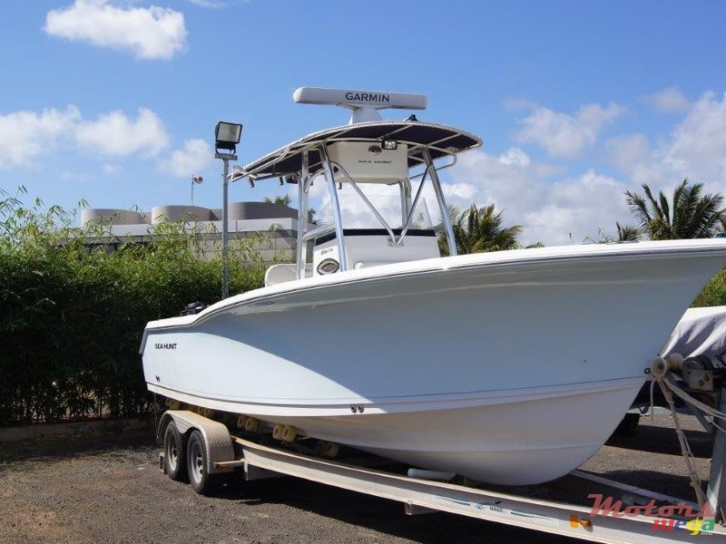 2007' Sea Hunt 26ft Made in USA photo #2