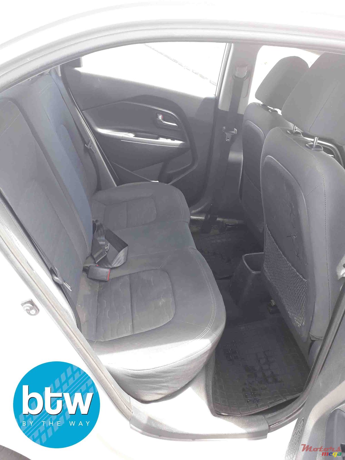 2012' Kia Rio photo #5