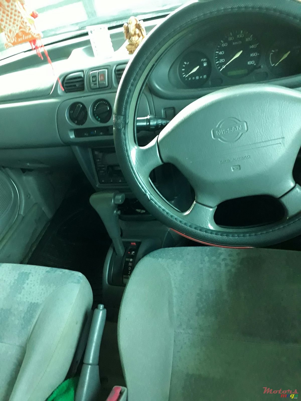 2000' Nissan March photo #3