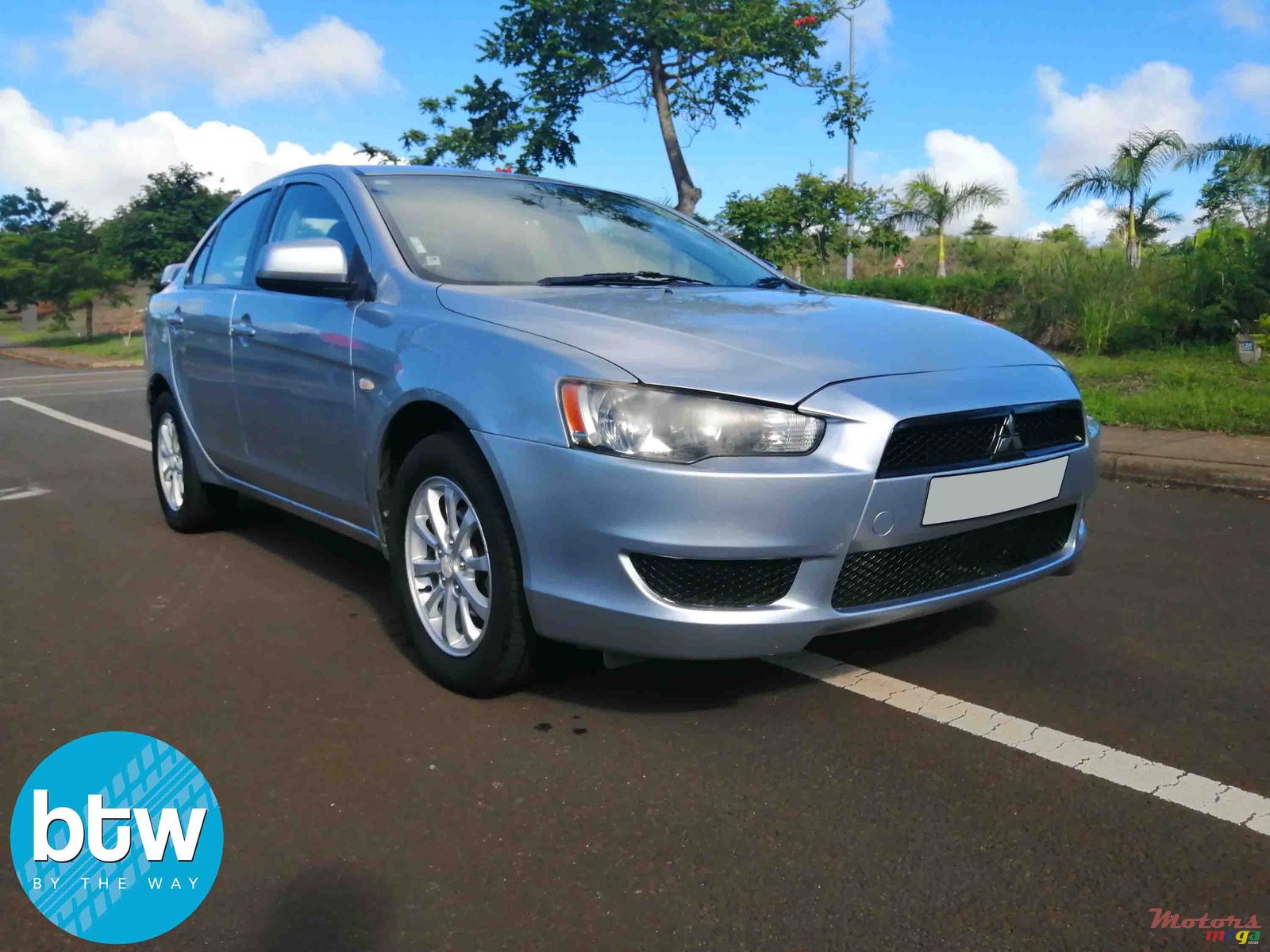 2011' Mitsubishi Lancer photo #1