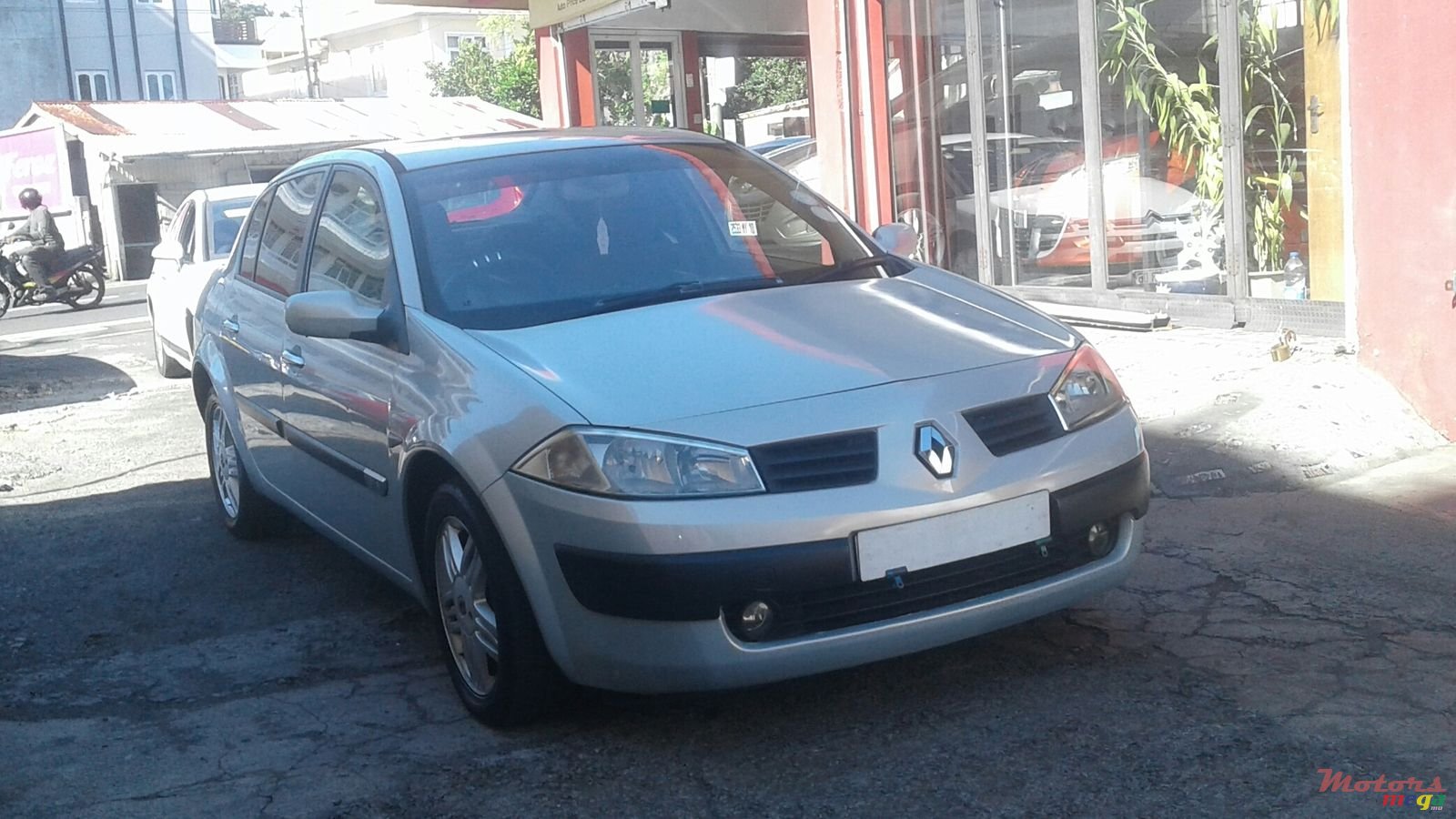 2004' Renault Megane photo #1