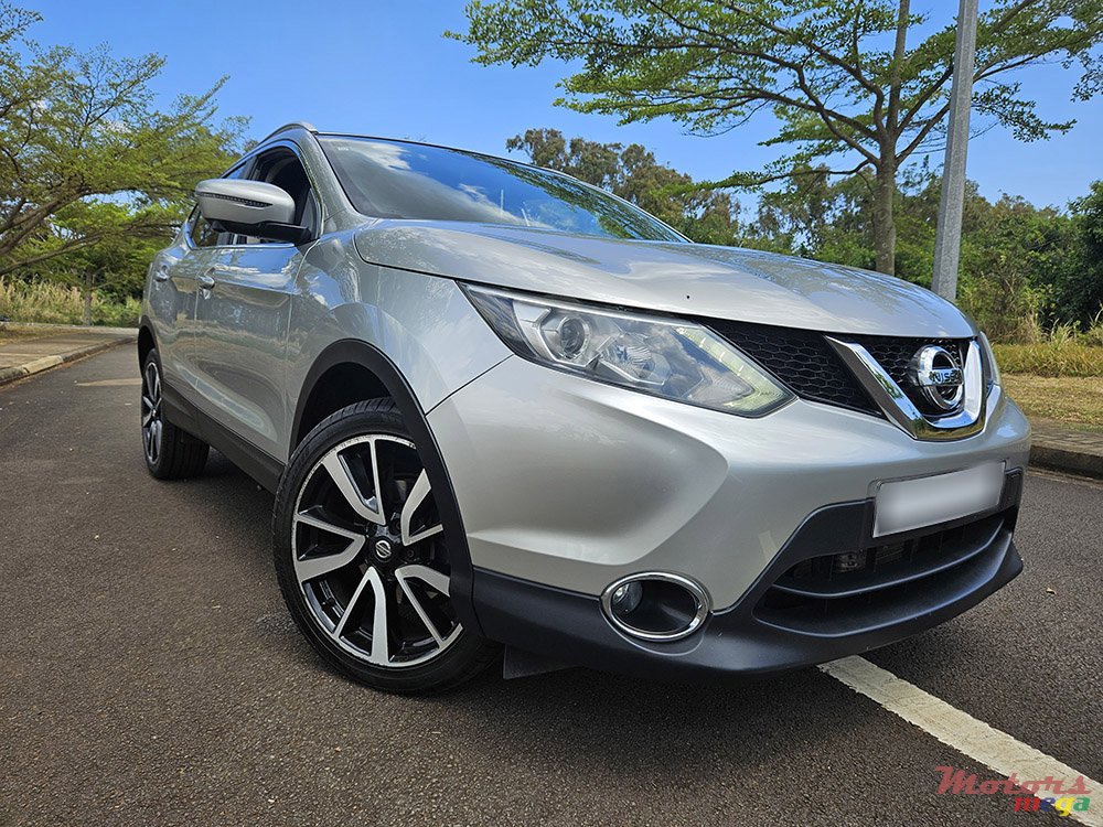 2015' Nissan Qashqai photo #1